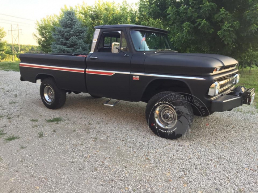 Veterán Chevrolet C 10 4x4 1966 po renovaci