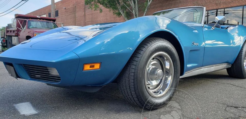 Veterán Chevrolet Corvette C3 1973 Two Top Convertible