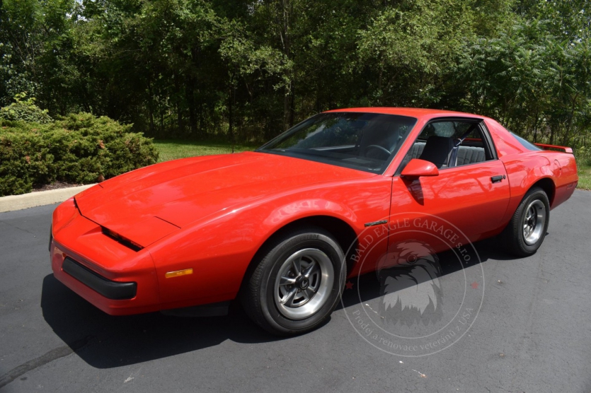 Veterán Pontiac Firebird 1986