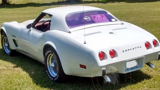 Veterán Chevrolet Corvette Sting Ray 1975