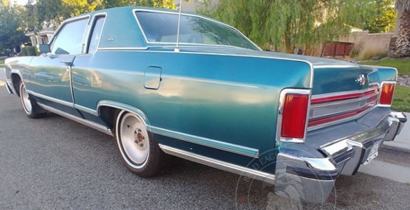 Veterán Lincoln Continental Town Coupe 1979