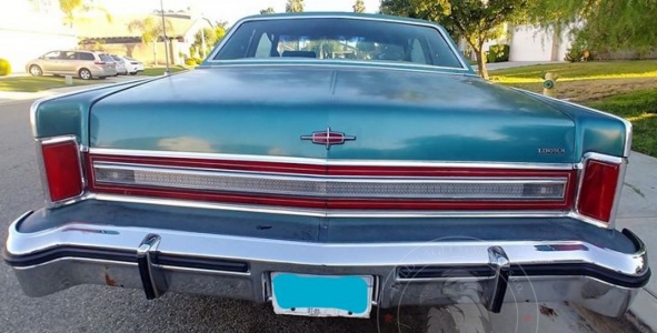 Veterán Lincoln Continental Town Coupe 1979