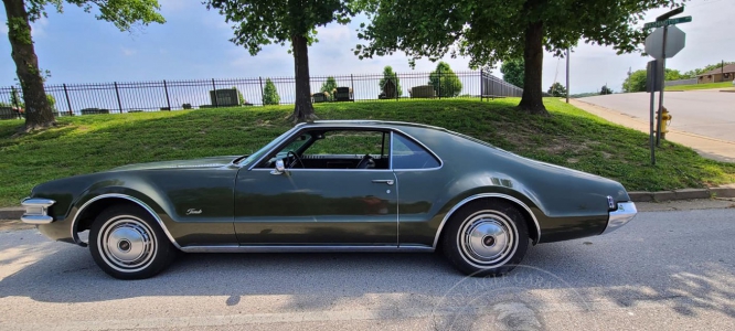 Veterán Oldsmobile Toronado 1968