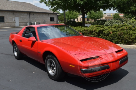 Veterán Pontiac Firebird 1986