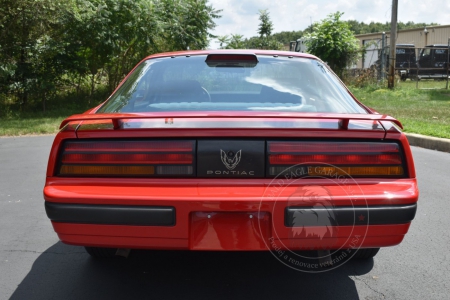 Veterán Pontiac Firebird 1986