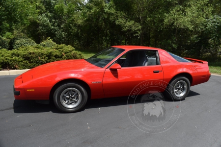 Veterán Pontiac Firebird 1986